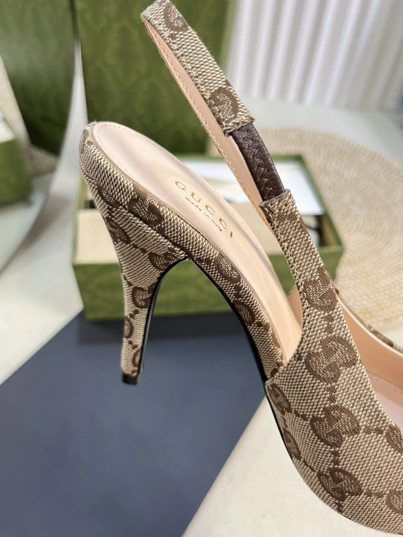 Trendy Gxccx Sandals 157169