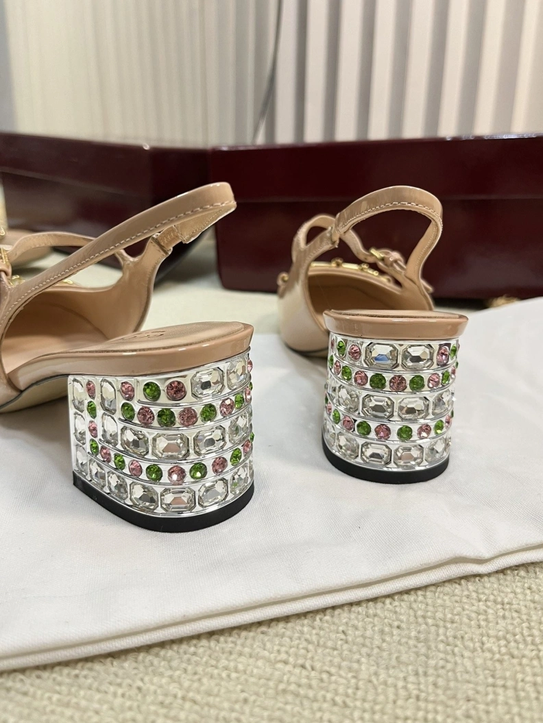 Gxccx Sandals Resilient 157152