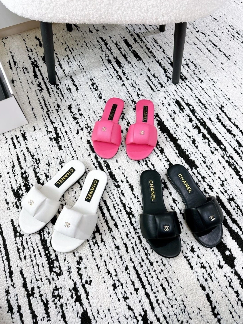 Breathable Chxnxl Slippers 118933
