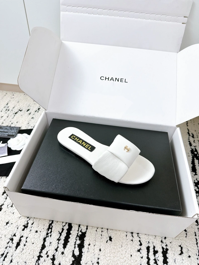 Breathable Chxnxl Slippers 118933