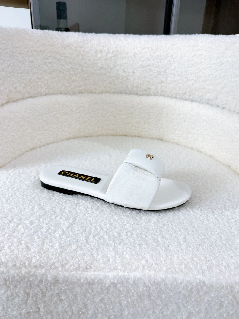 Breathable Chxnxl Slippers 118933