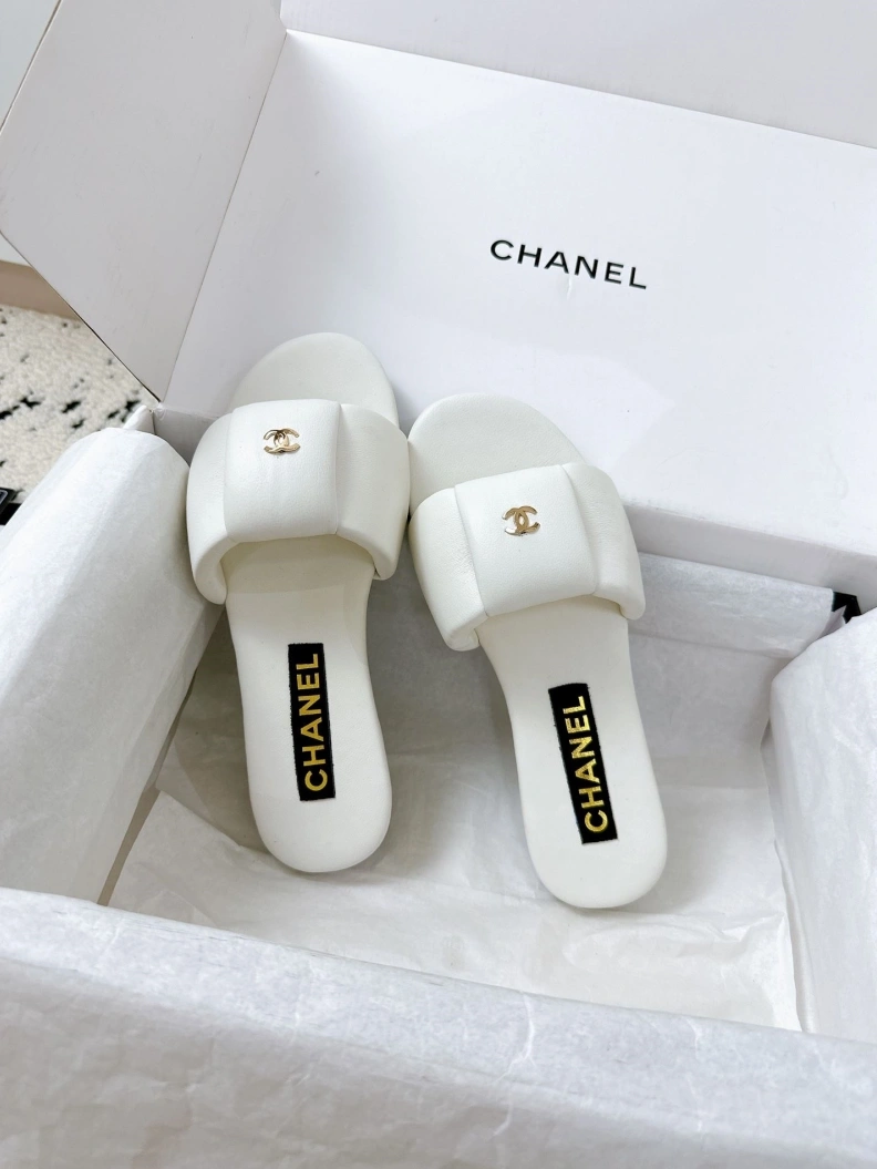 Breathable Chxnxl Slippers 118933