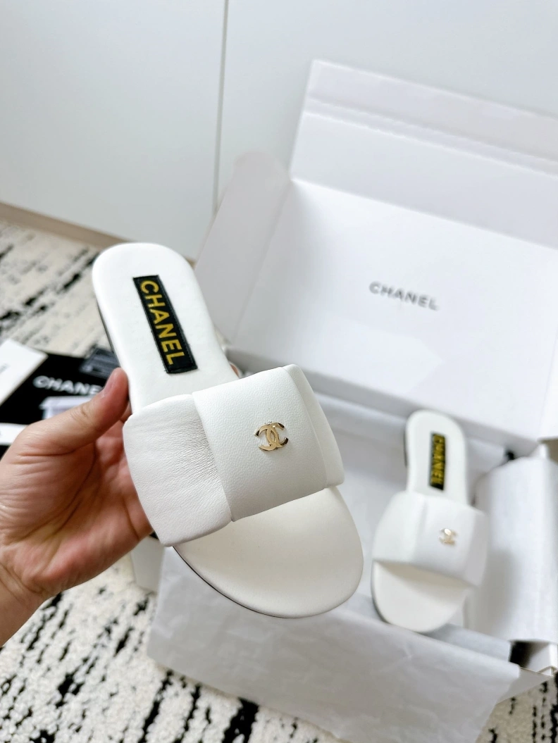 Breathable Chxnxl Slippers 118933