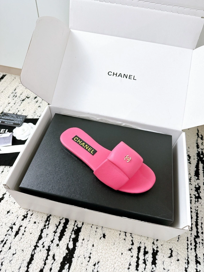Bright Chxnxl Slippers 118931