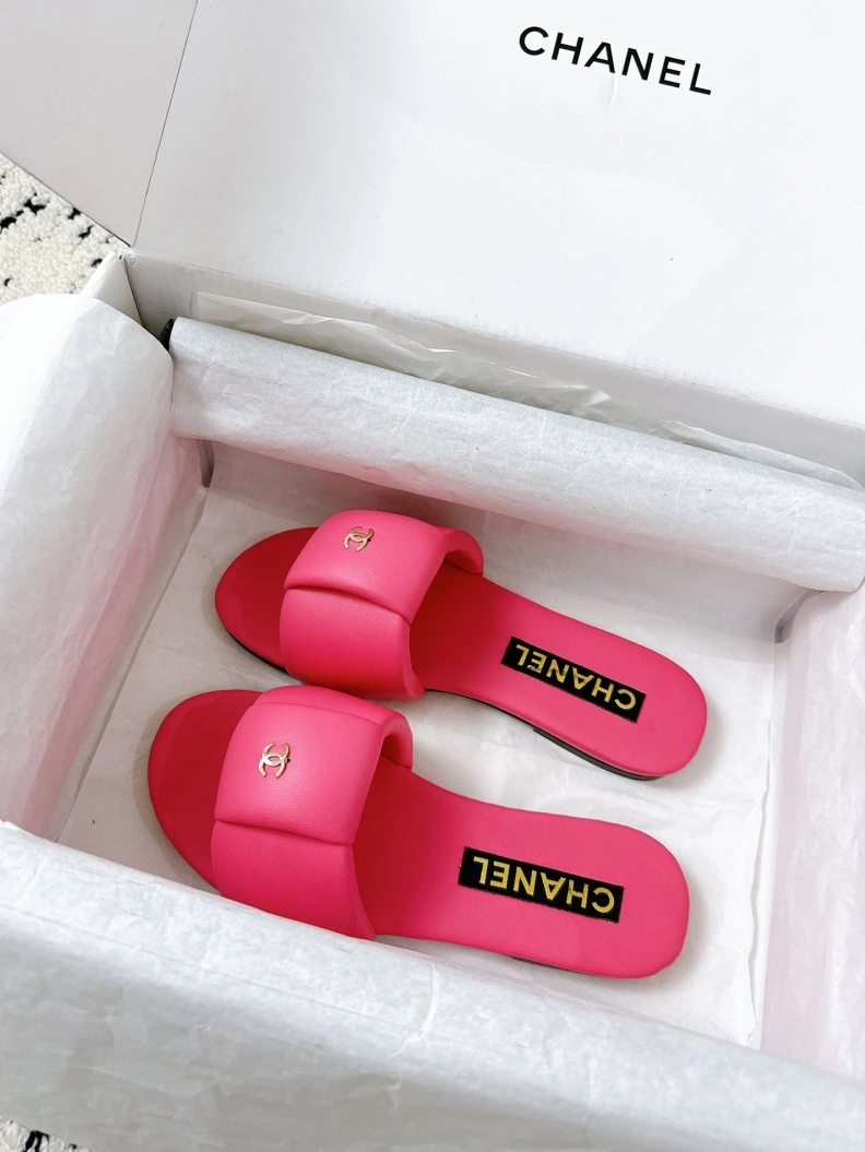 Bright Chxnxl Slippers 118931