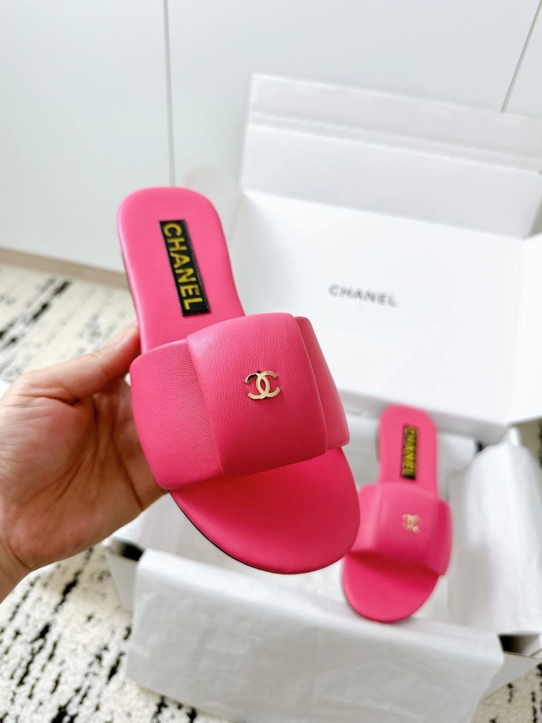 Bright Chxnxl Slippers 118931