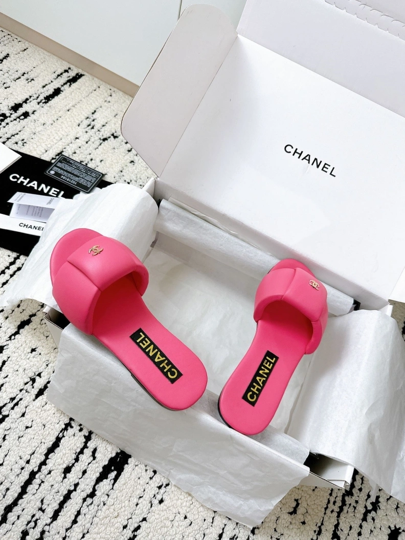 Bright Chxnxl Slippers 118931