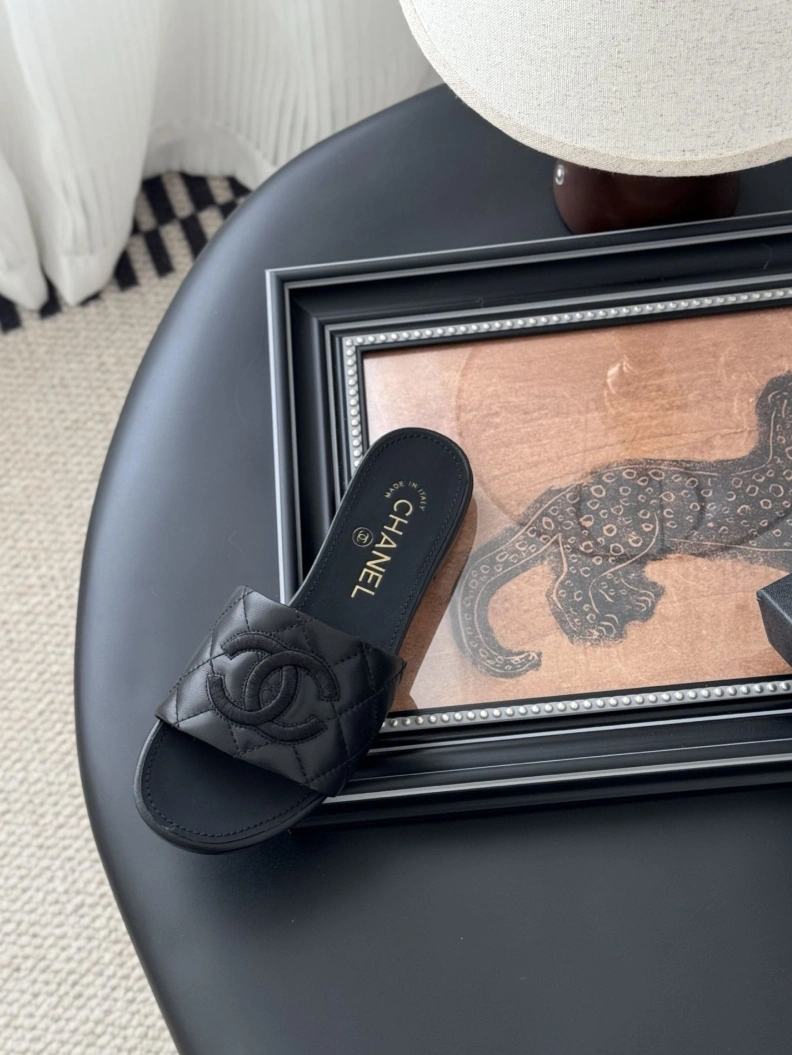 Affordable Chxnxl Slippers 118927