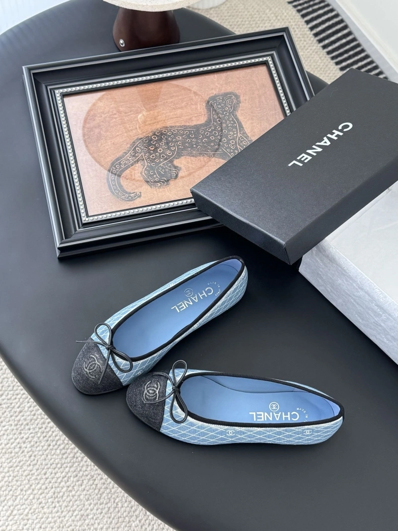 Unique Chxnxl Flat Shoes 119464