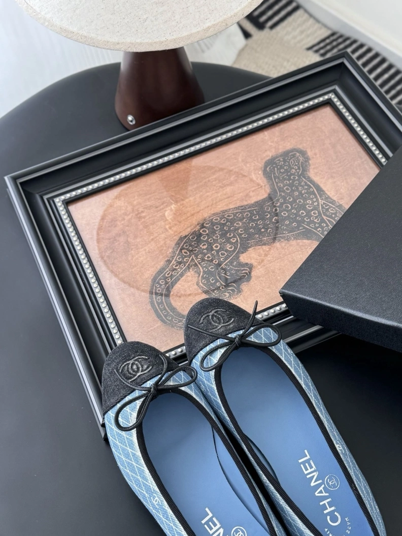 Unique Chxnxl Flat Shoes 119464