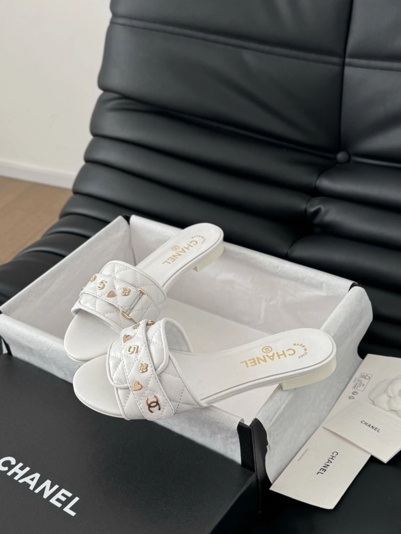 Comfortable Chxnxl Slippers 118906