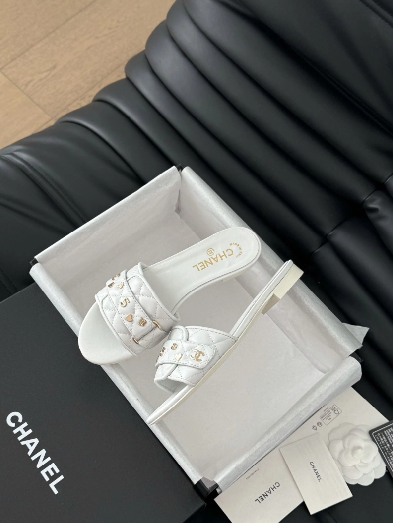 Comfortable Chxnxl Slippers 118906