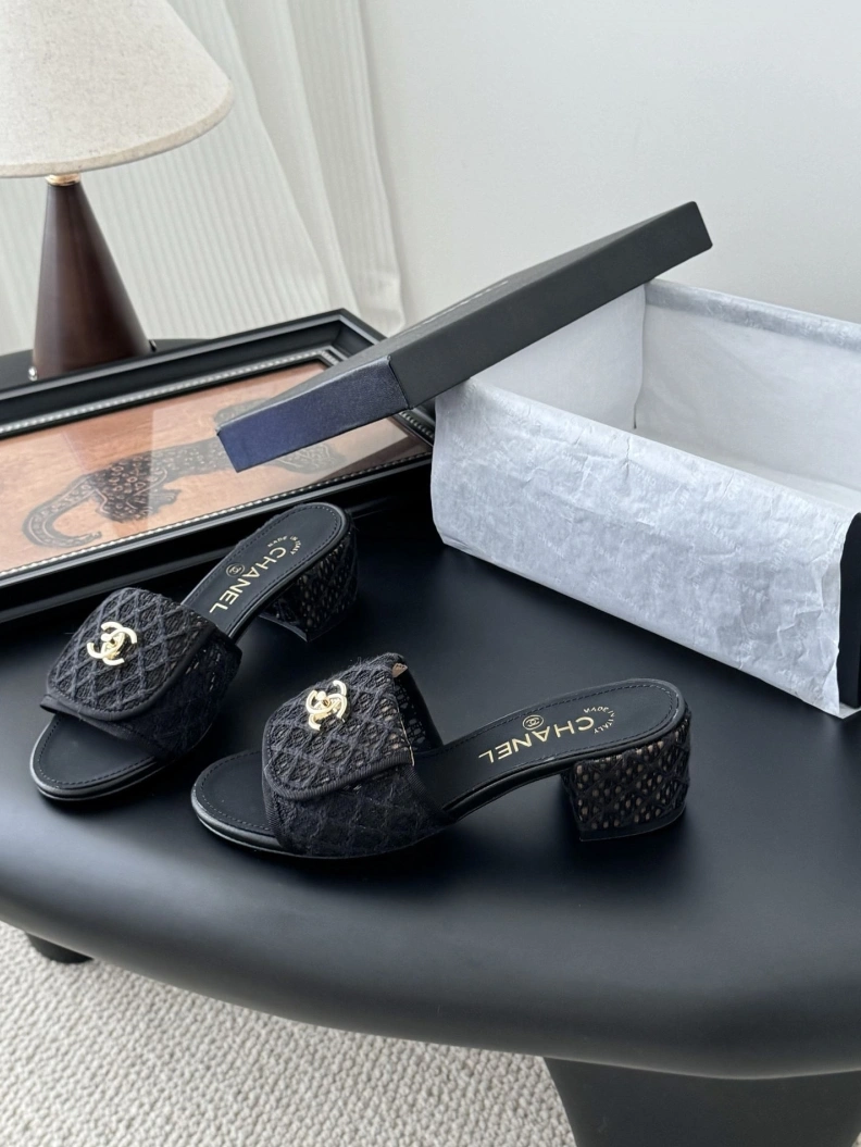 NewStyle Chxnxl Sandals 119159