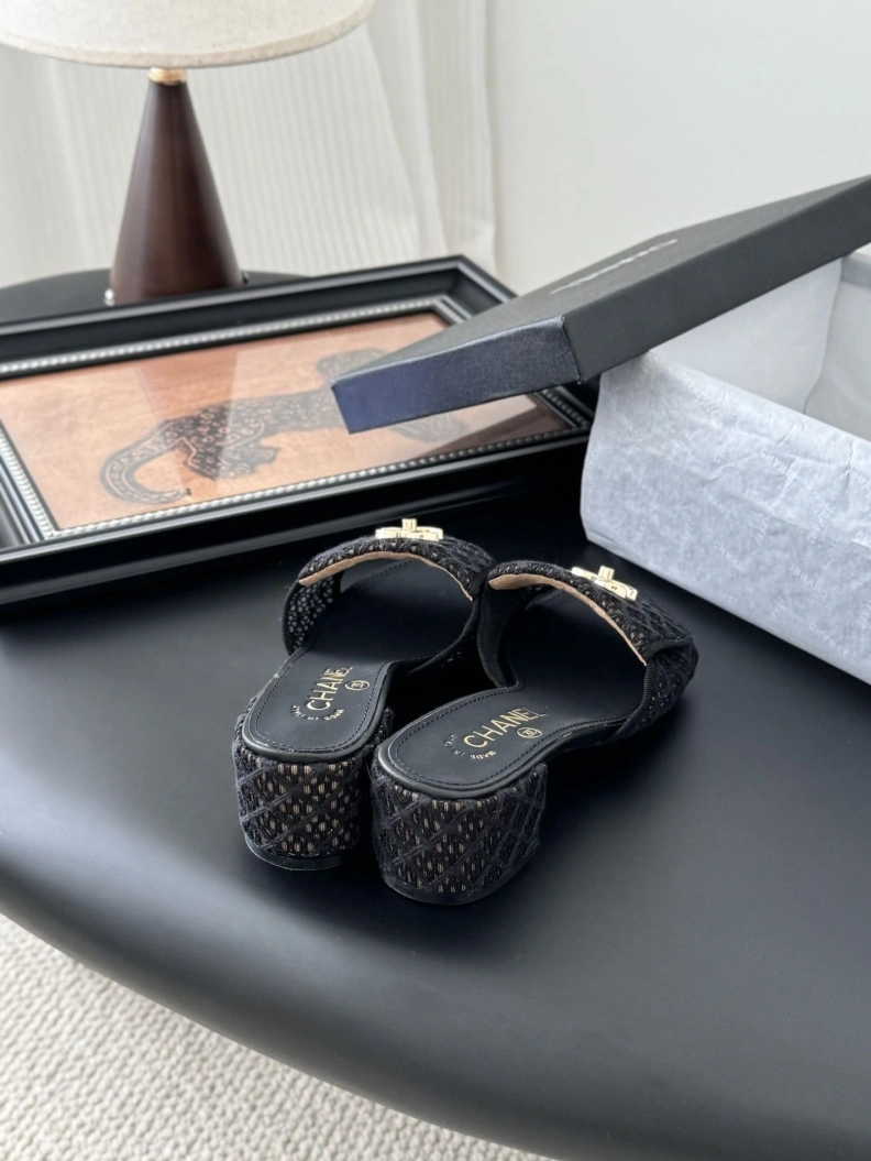NewStyle Chxnxl Sandals 119159