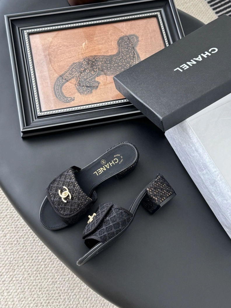NewStyle Chxnxl Sandals 119159