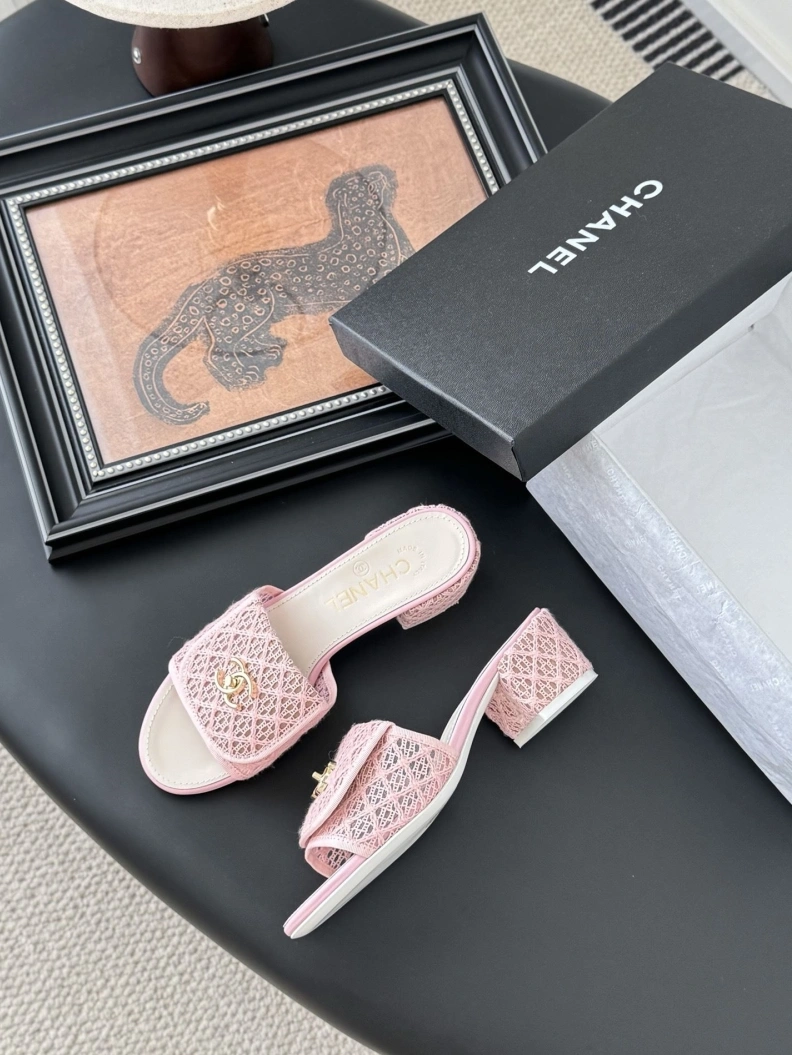 Lightweight Chxnxl Sandals 119160