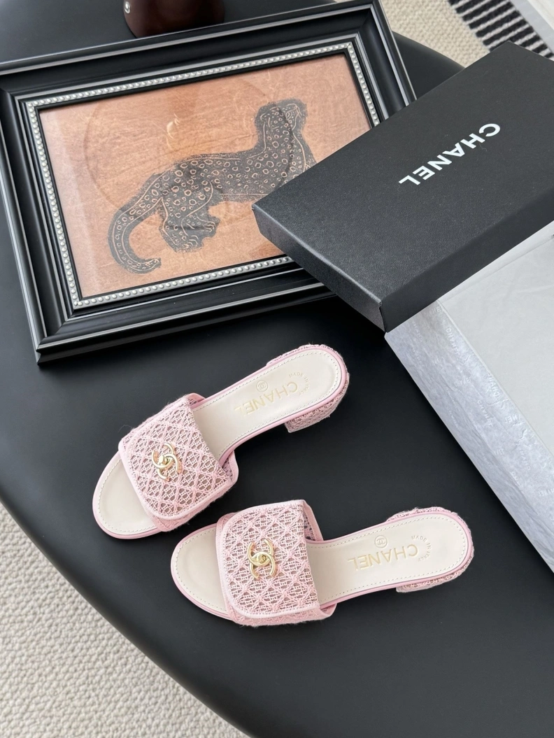Lightweight Chxnxl Sandals 119160