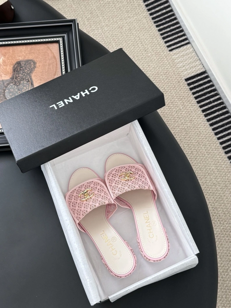 Lightweight Chxnxl Sandals 119160