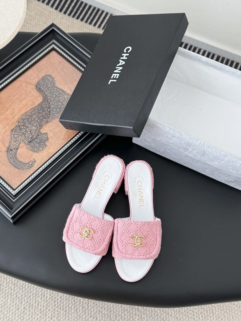 Bold Chxnxl Sandals 119165