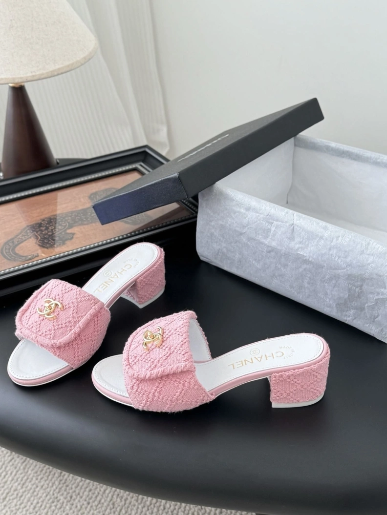 Bold Chxnxl Sandals 119165