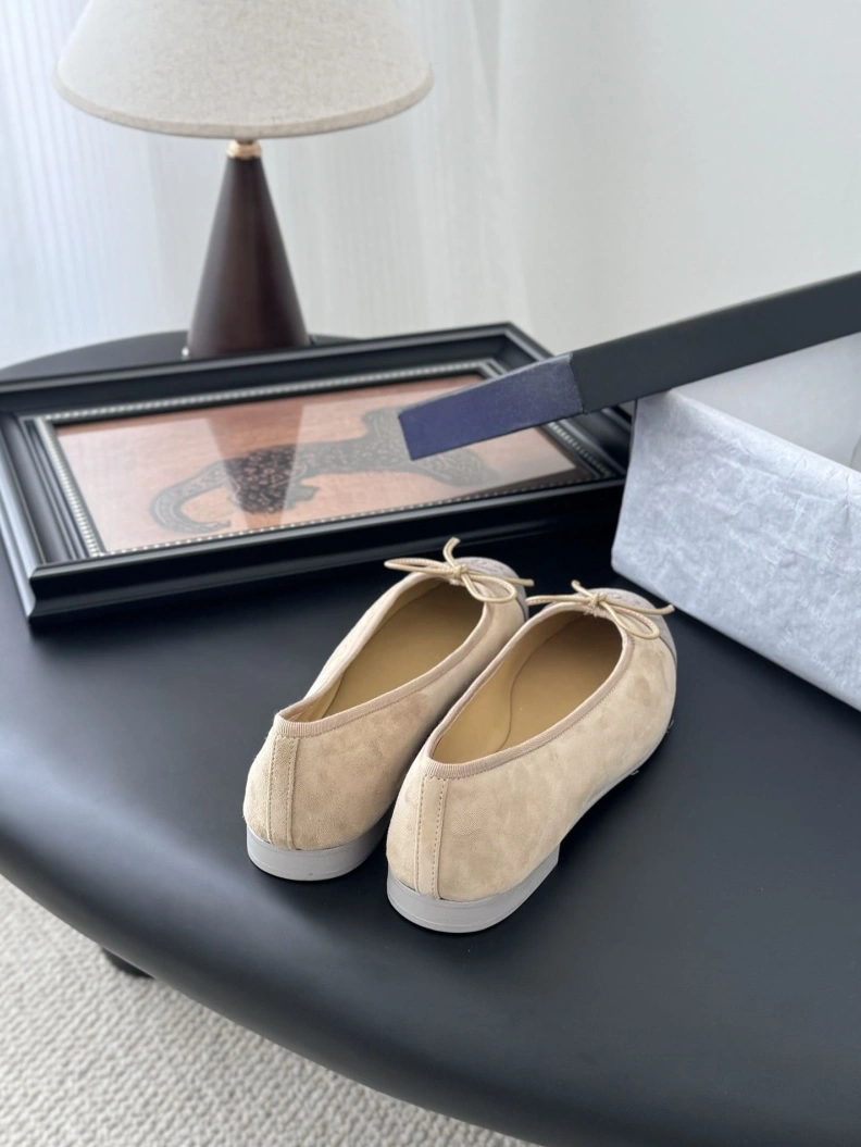 Bright Chxnxl Flat Shoes 119437