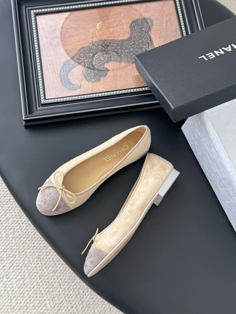 Bright Chxnxl Flat Shoes 119437