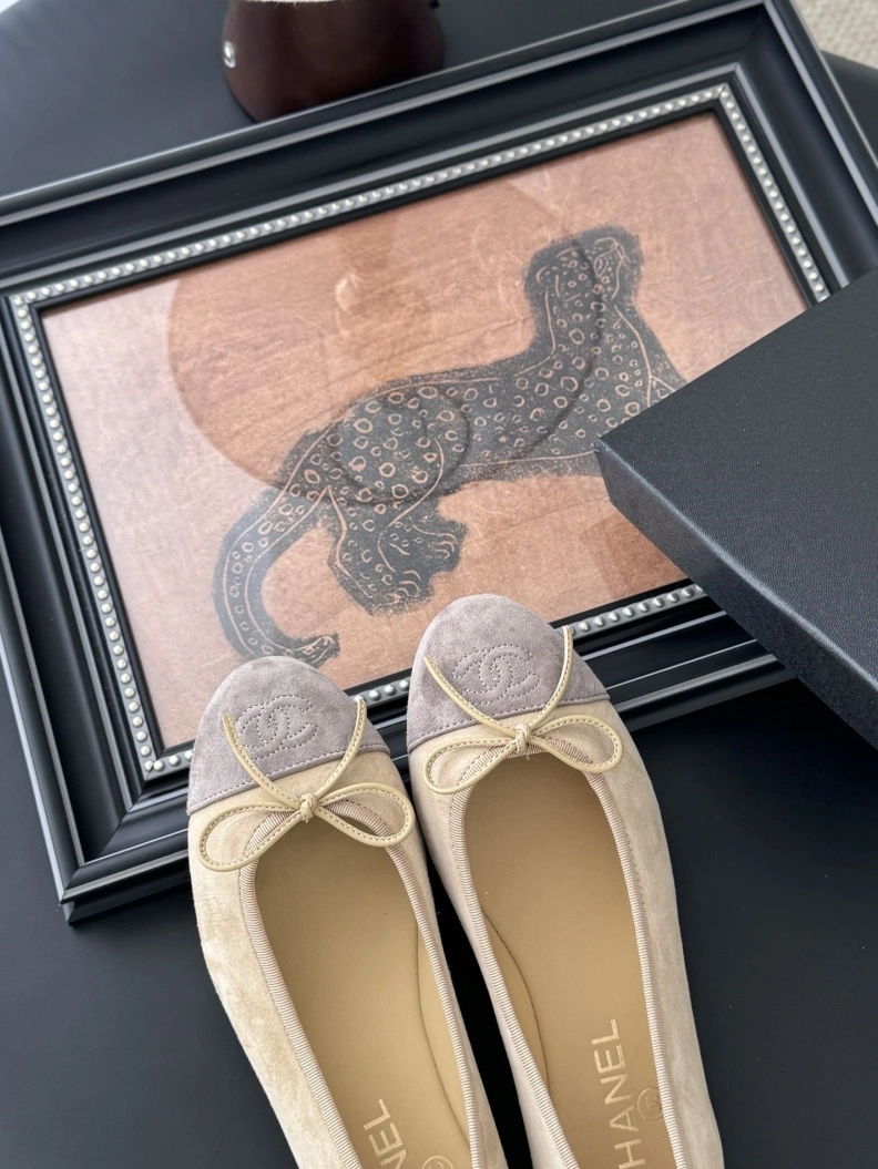 Bright Chxnxl Flat Shoes 119437