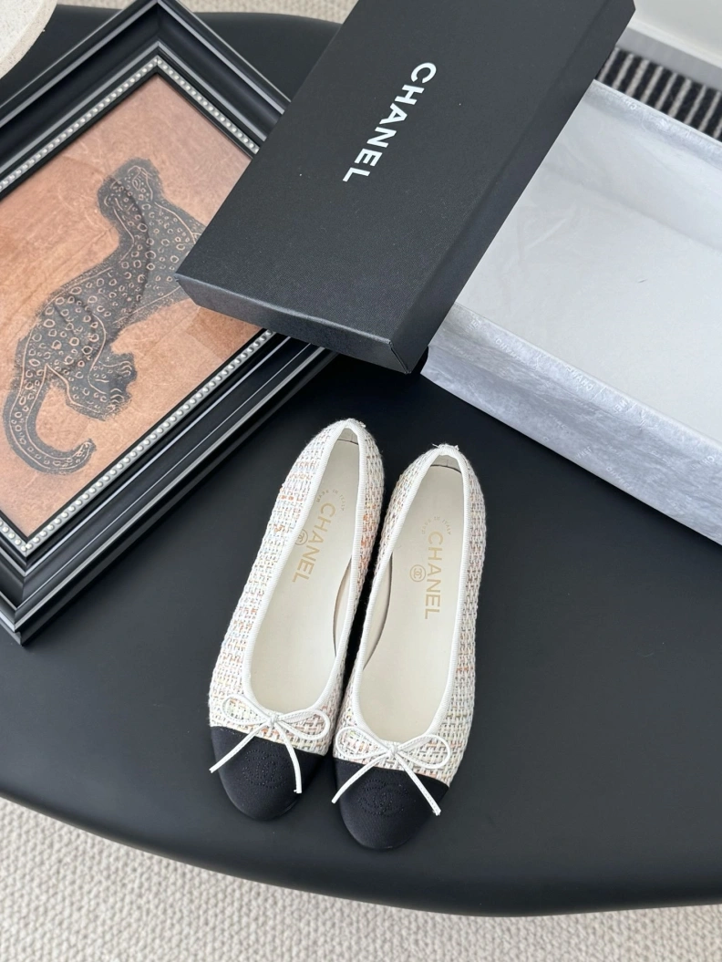 Refined Chxnxl Flat Shoes 119433