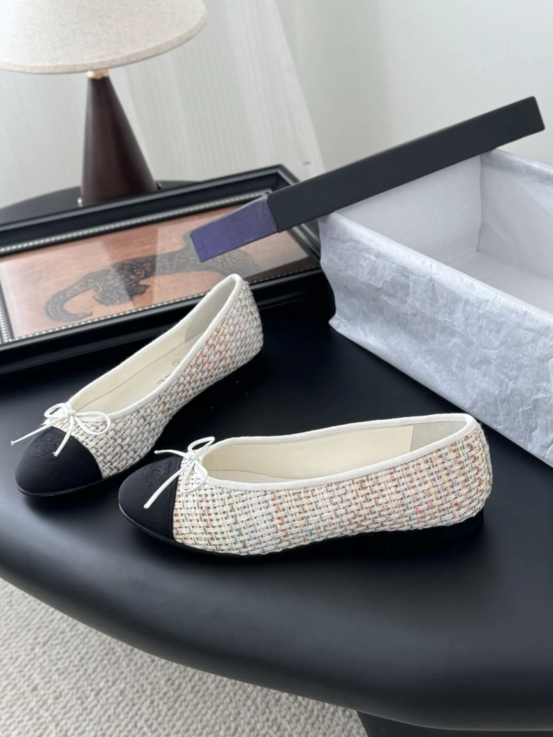 Refined Chxnxl Flat Shoes 119433