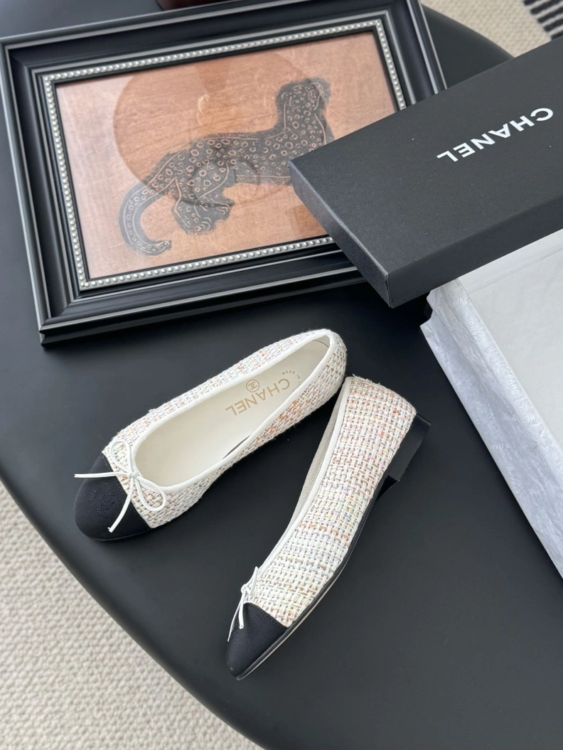 Refined Chxnxl Flat Shoes 119433