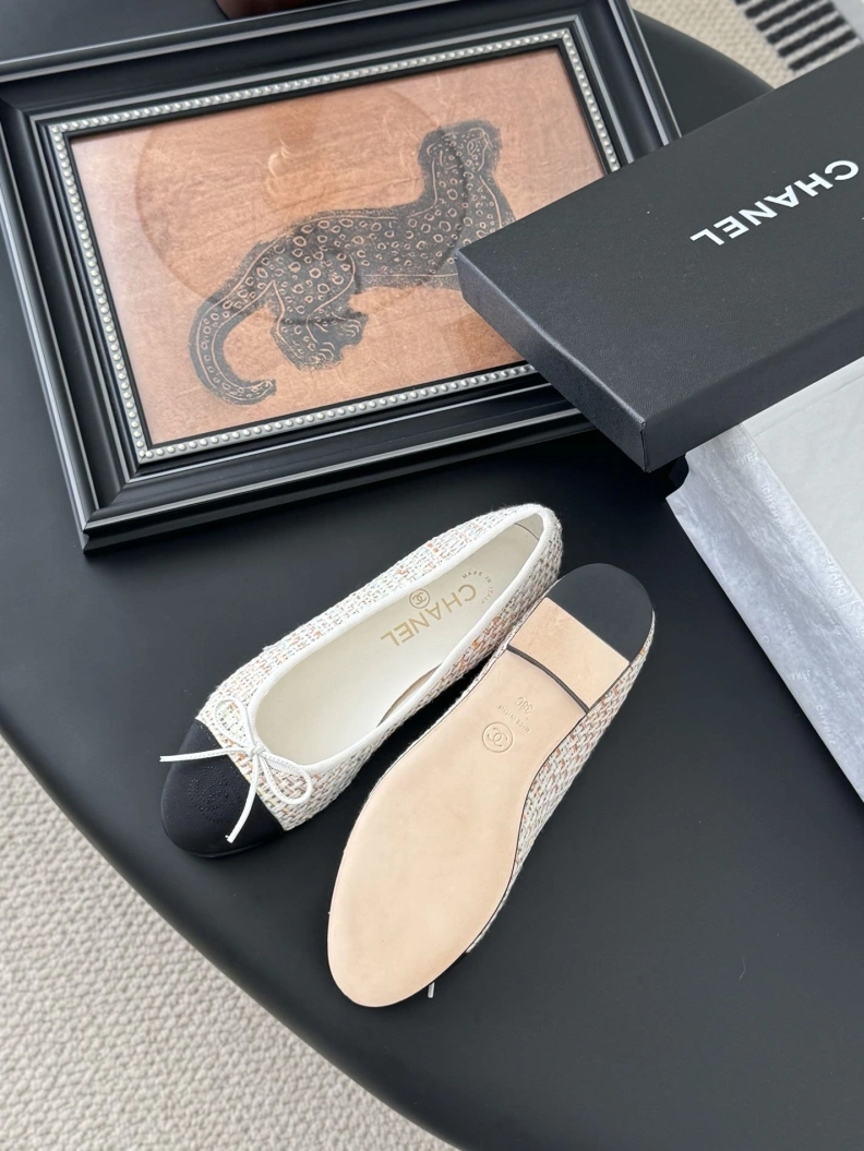 Refined Chxnxl Flat Shoes 119433