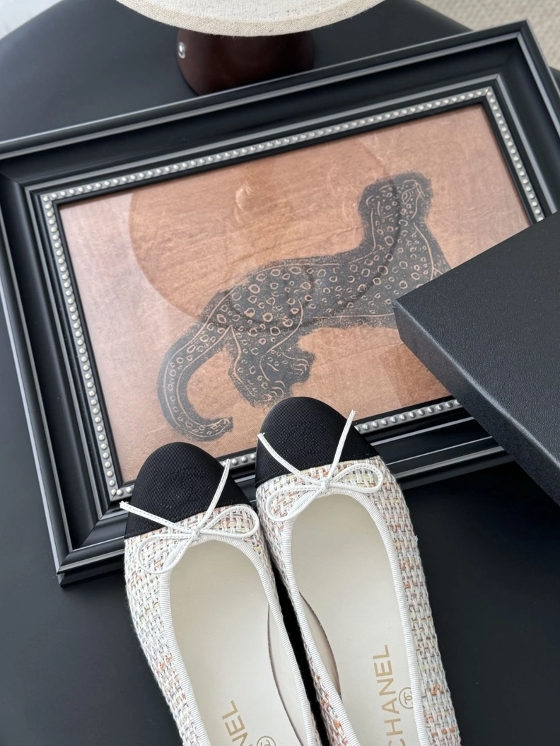 Refined Chxnxl Flat Shoes 119433
