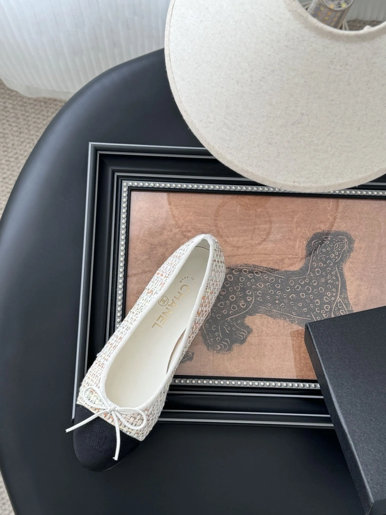 Refined Chxnxl Flat Shoes 119433
