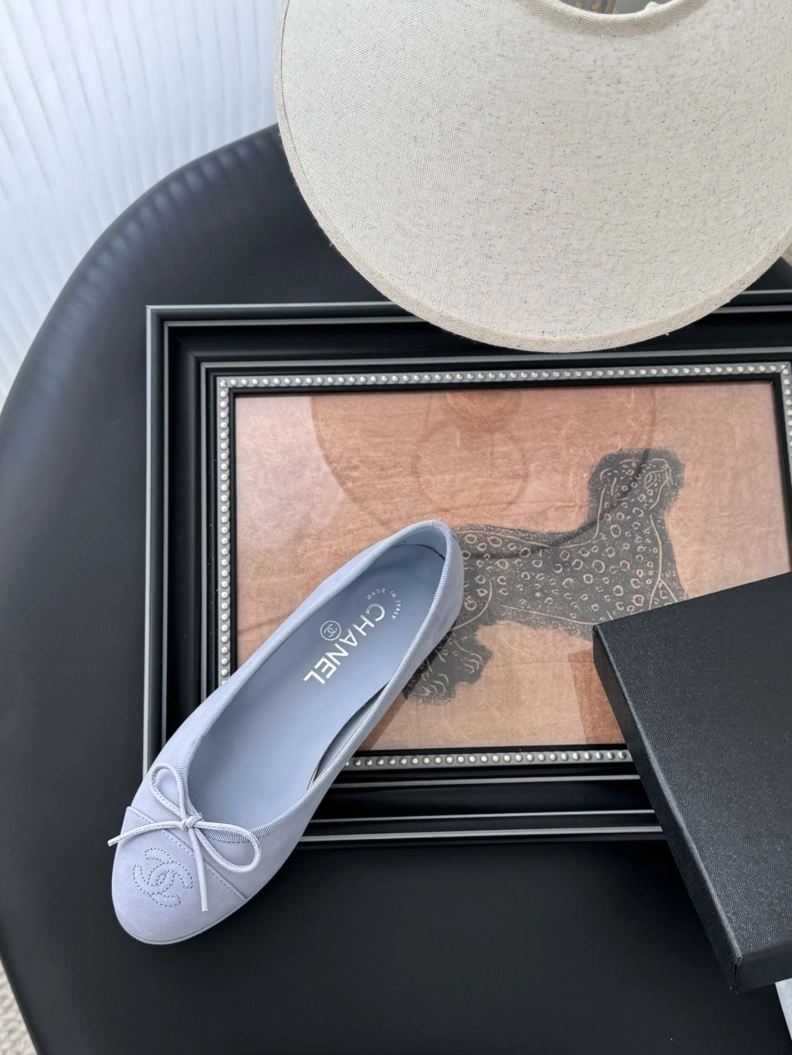 Compact Chxnxl Flat Shoes 119425