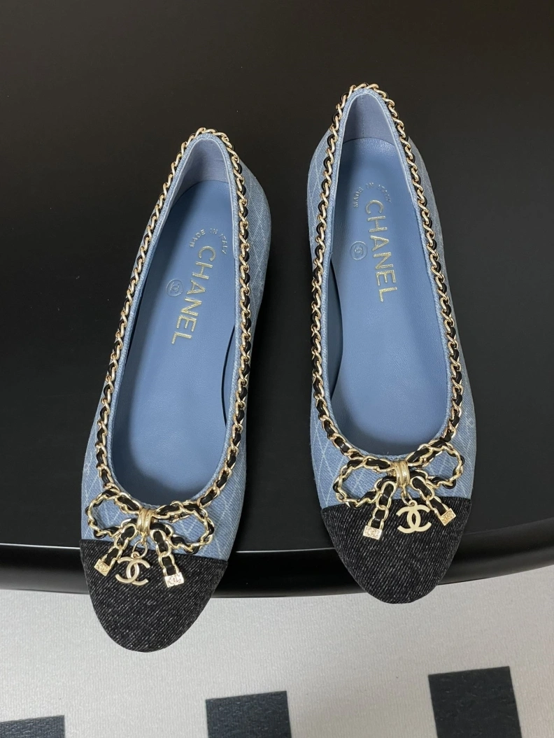 Refined Chxnxl Flat Shoes 119405