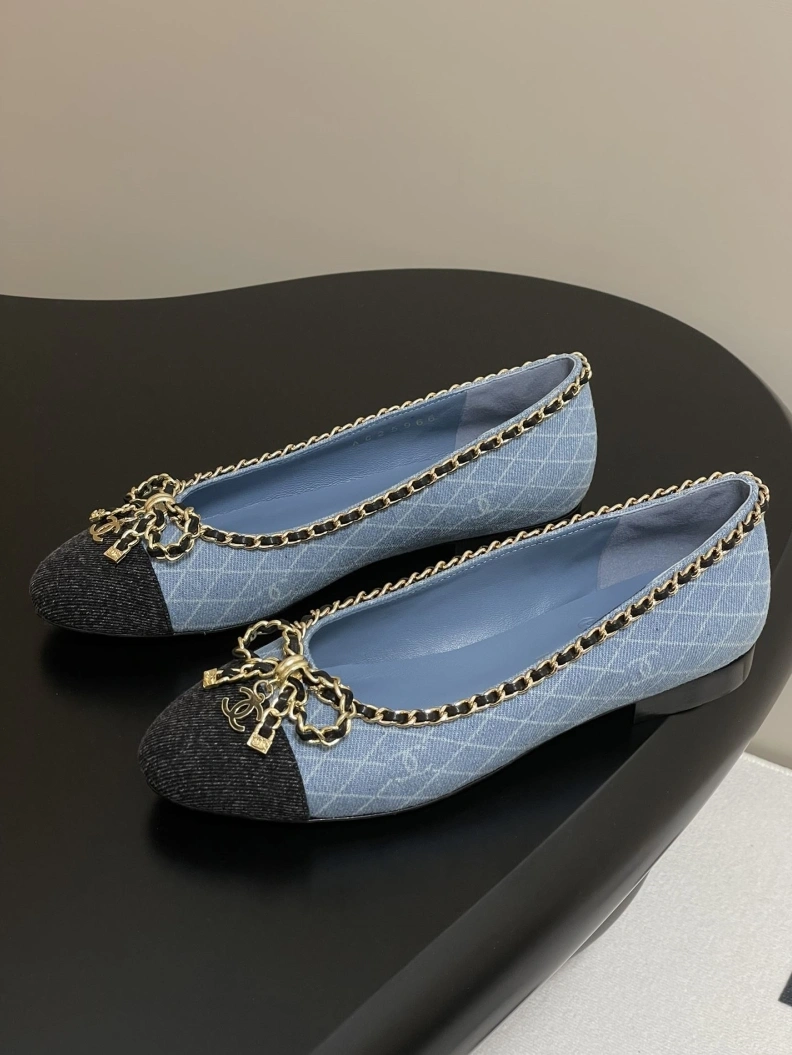 Refined Chxnxl Flat Shoes 119405