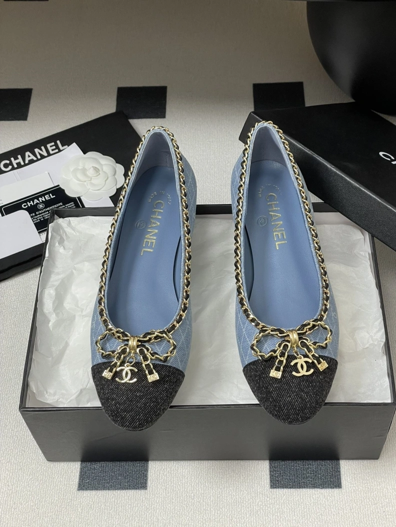 Refined Chxnxl Flat Shoes 119405