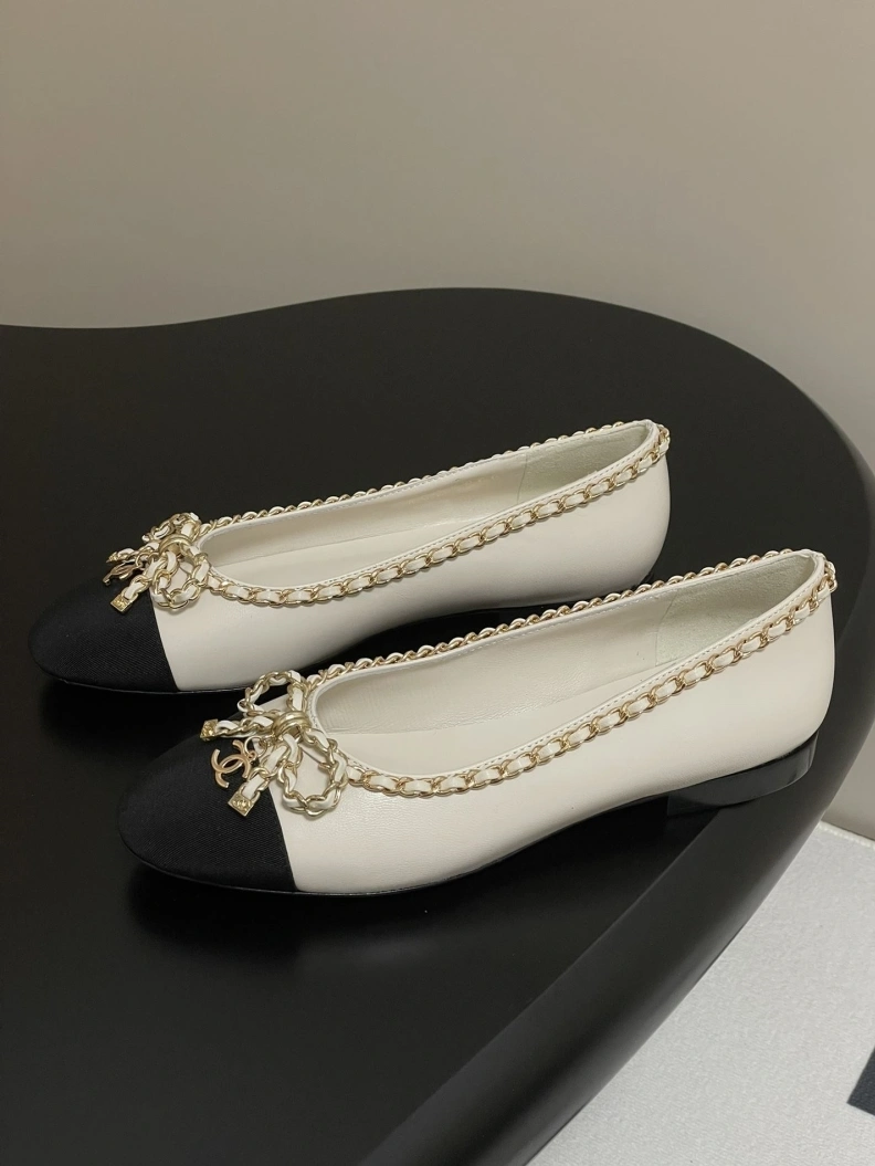 Sleek Chxnxl Flat Shoes 119408