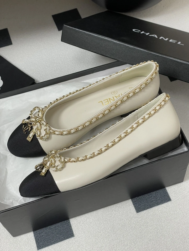 Sleek Chxnxl Flat Shoes 119408