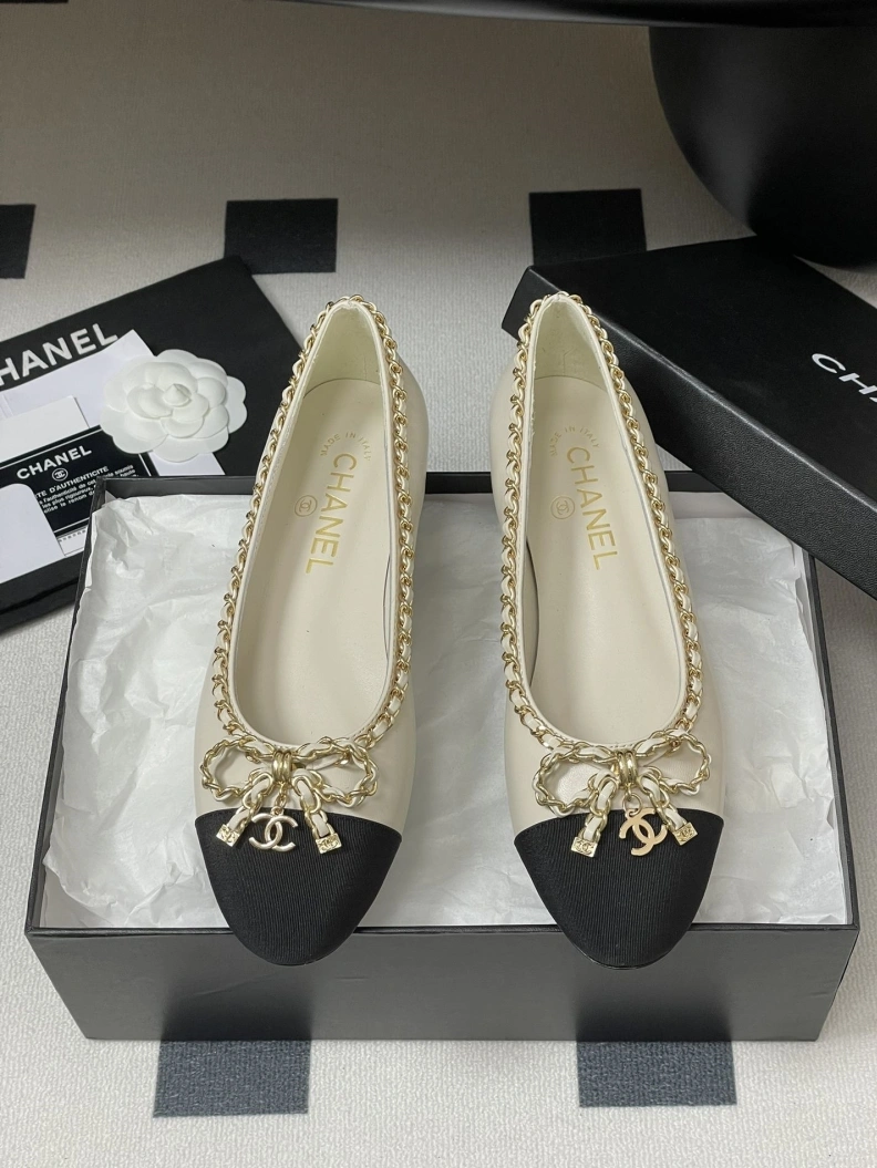 Sleek Chxnxl Flat Shoes 119408