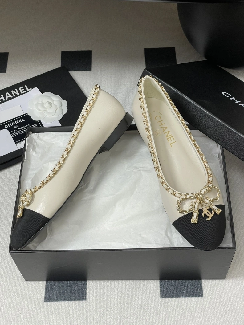 Sleek Chxnxl Flat Shoes 119408