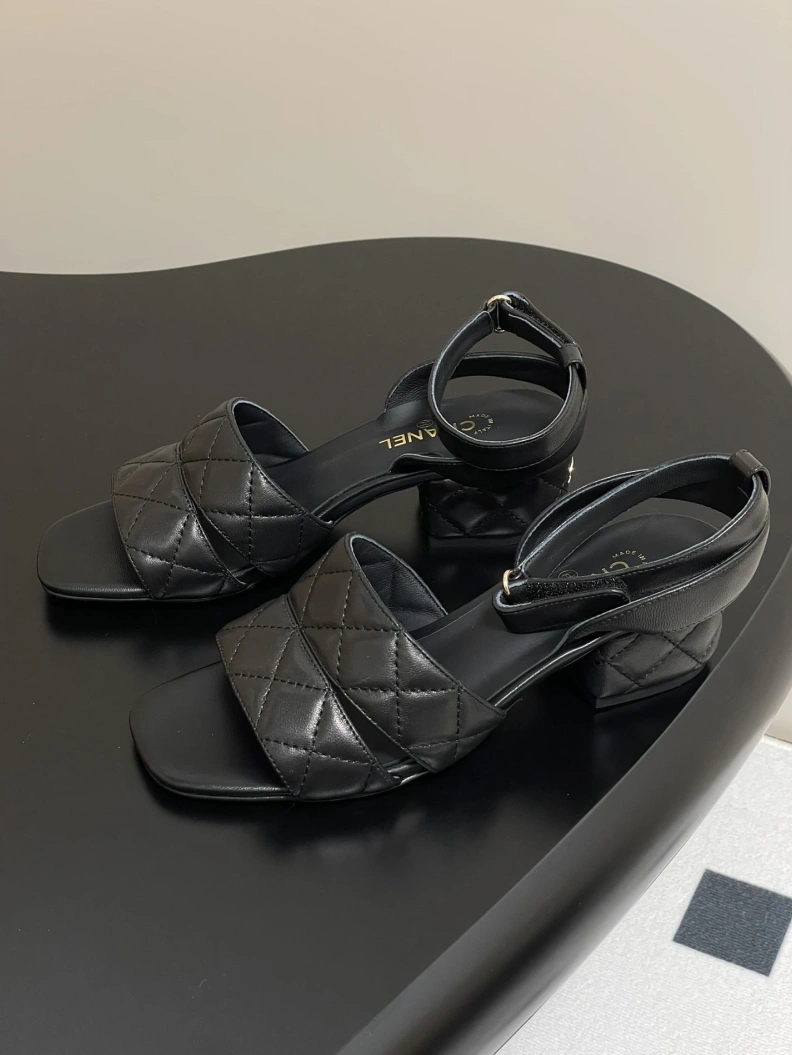 Vibrant Chxnxl Sandals 119148