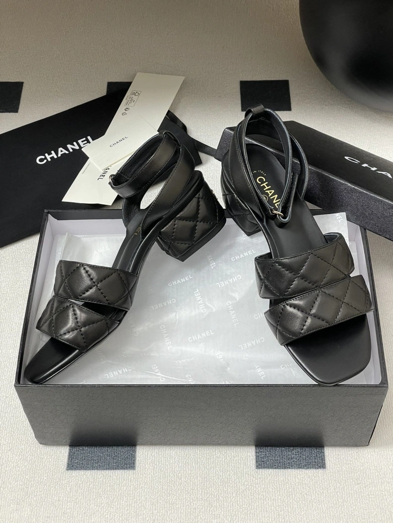 Vibrant Chxnxl Sandals 119148