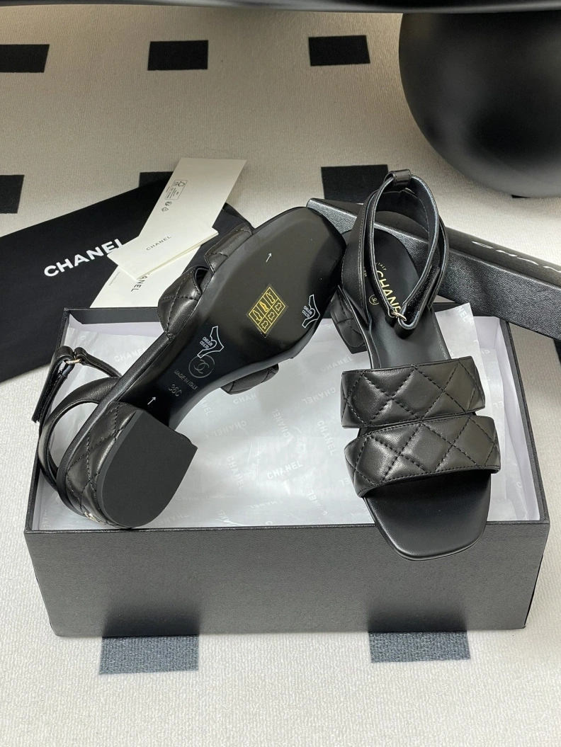 Vibrant Chxnxl Sandals 119148