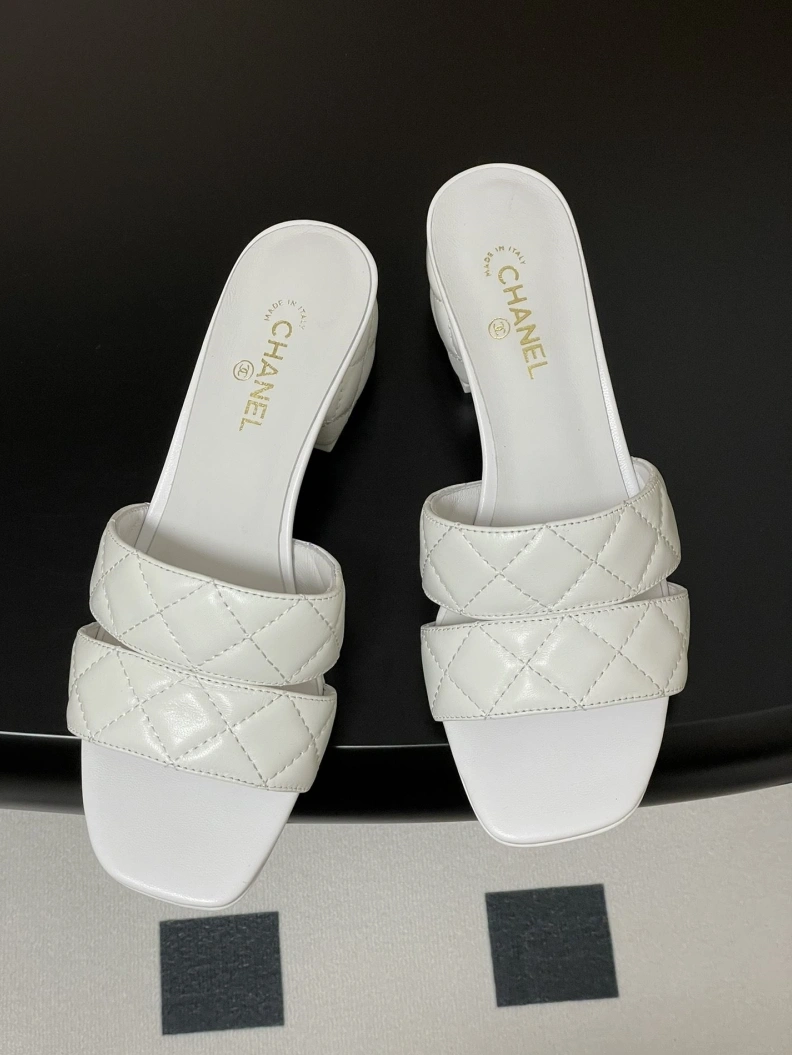 Sleek Chxnxl Sandals 119147