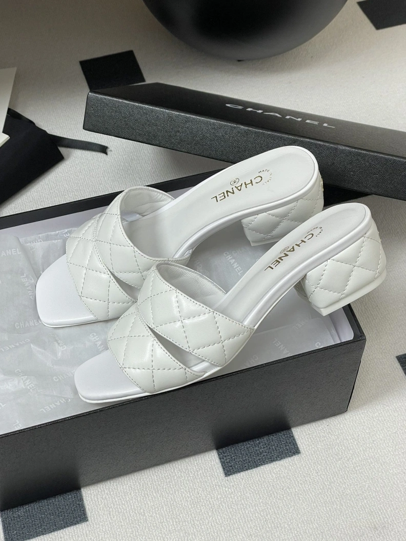 Sleek Chxnxl Sandals 119147