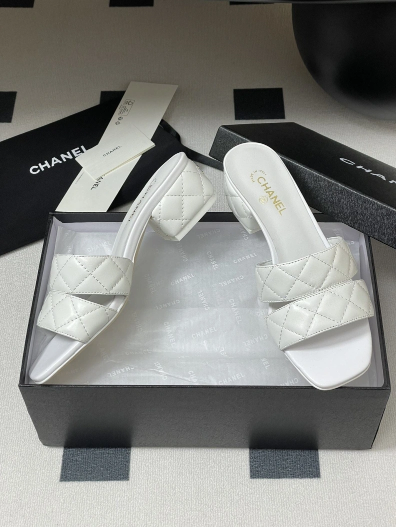 Sleek Chxnxl Sandals 119147
