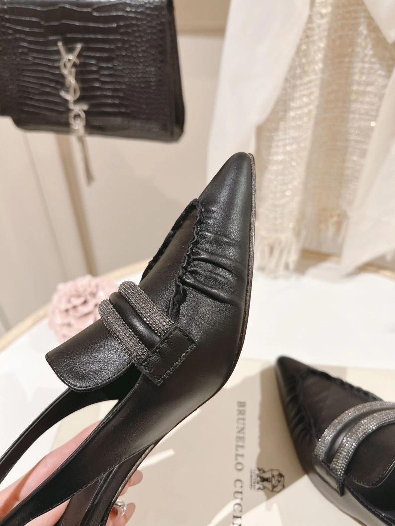 Brxnxllo Cxcxnelli Sandals Flexible 113595