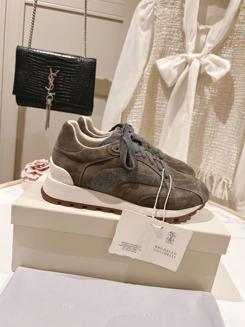 Versatile Brxnxllo Cxcxnelli Sneakers 113552