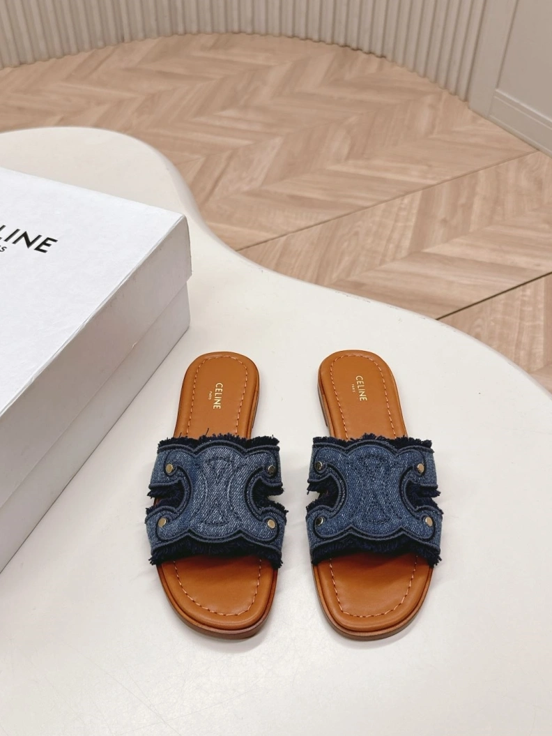 Comfortable Cxlxne Slippers 116071